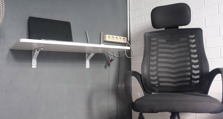 wall mounted desk