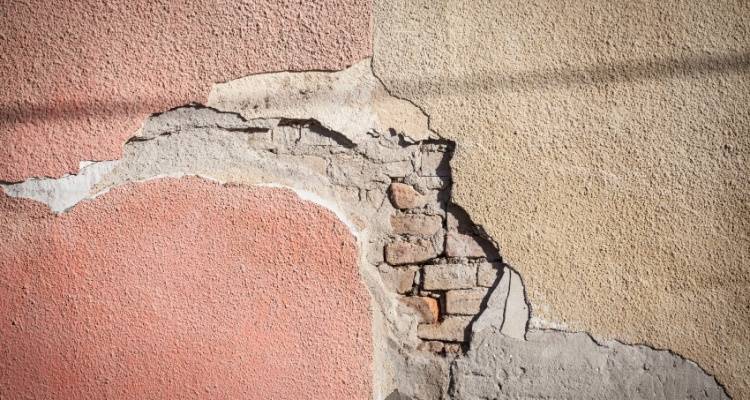 Signs That Your Walls Need Replastering