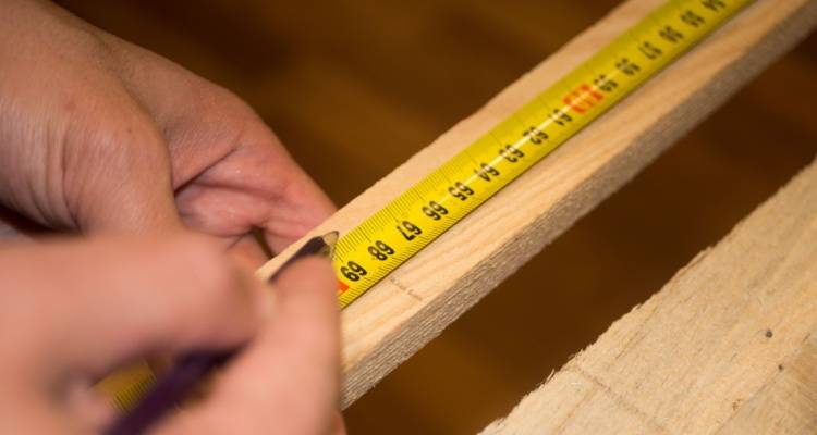 carpenter measuring