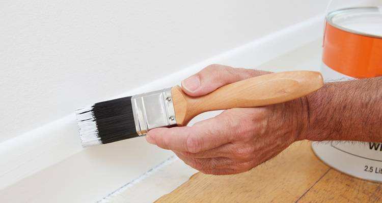 painting skirting boards