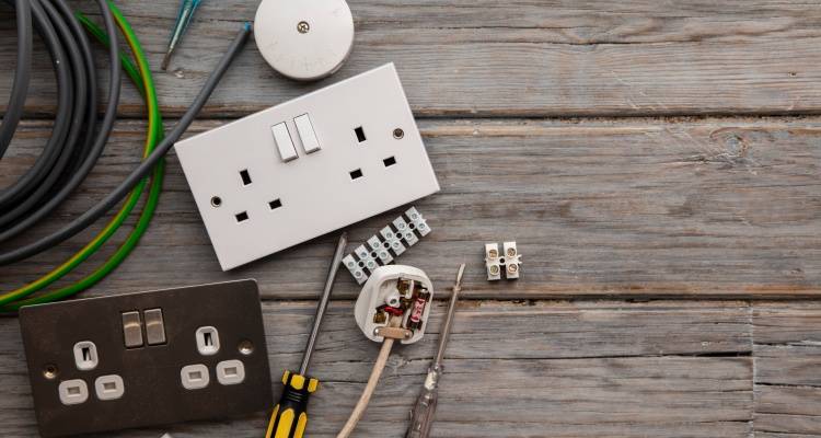 How Much Do Electricians Make?